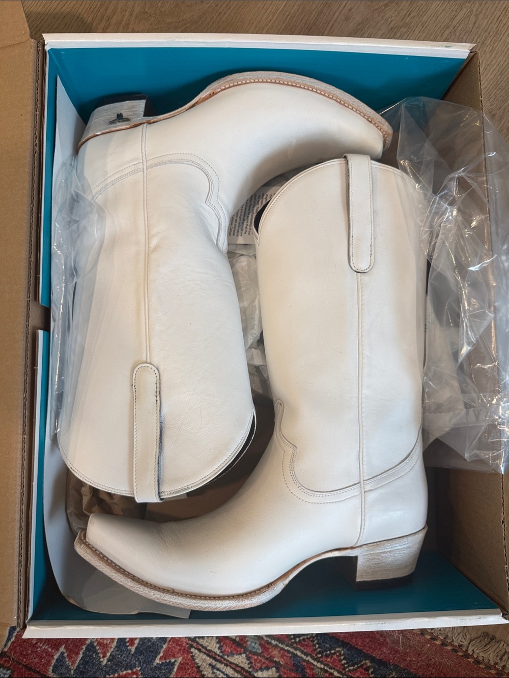 Women's White Leather Cowboy Boots - Classic Pull-On Western Style